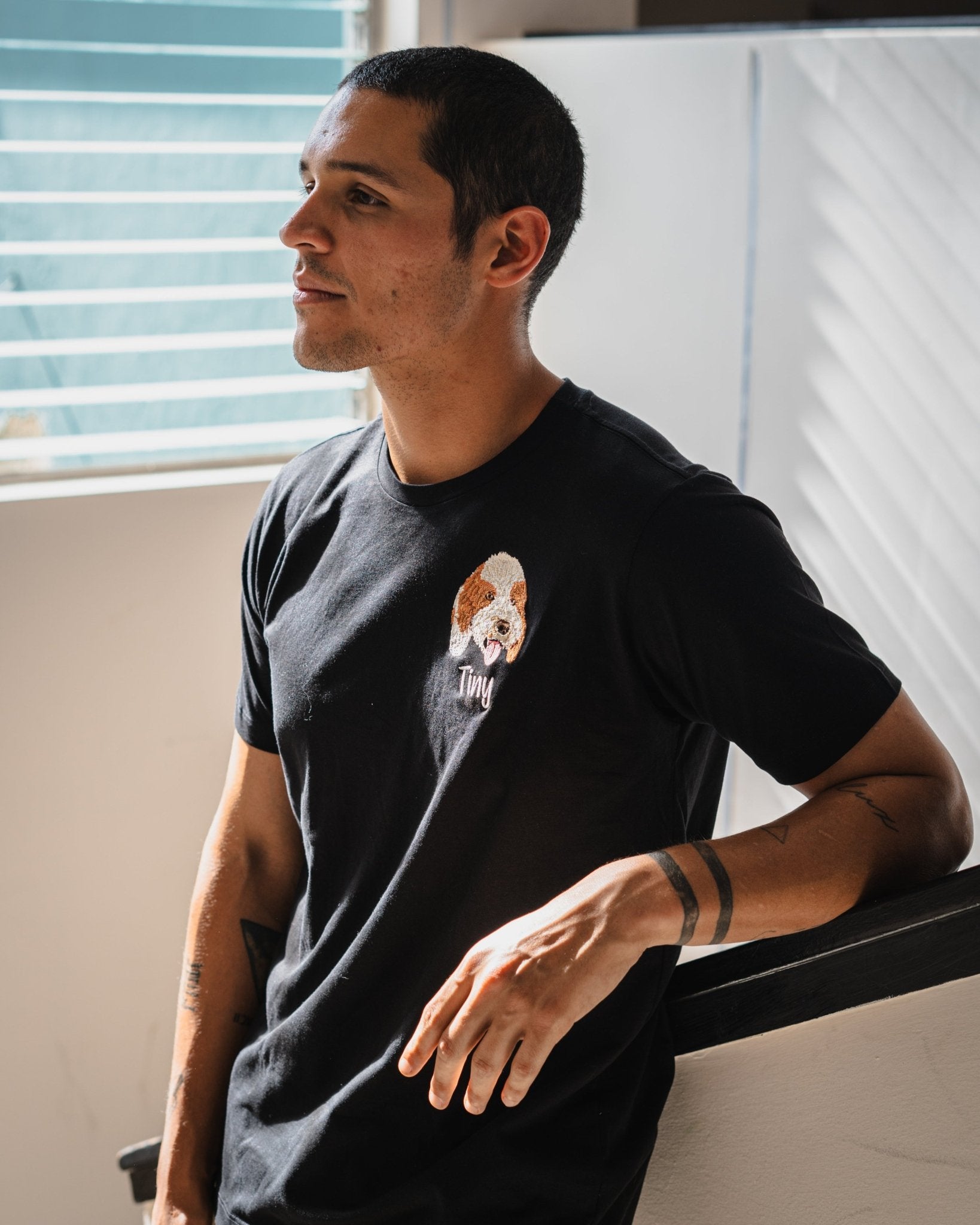 Camiseta personalizada con mascota en realismo