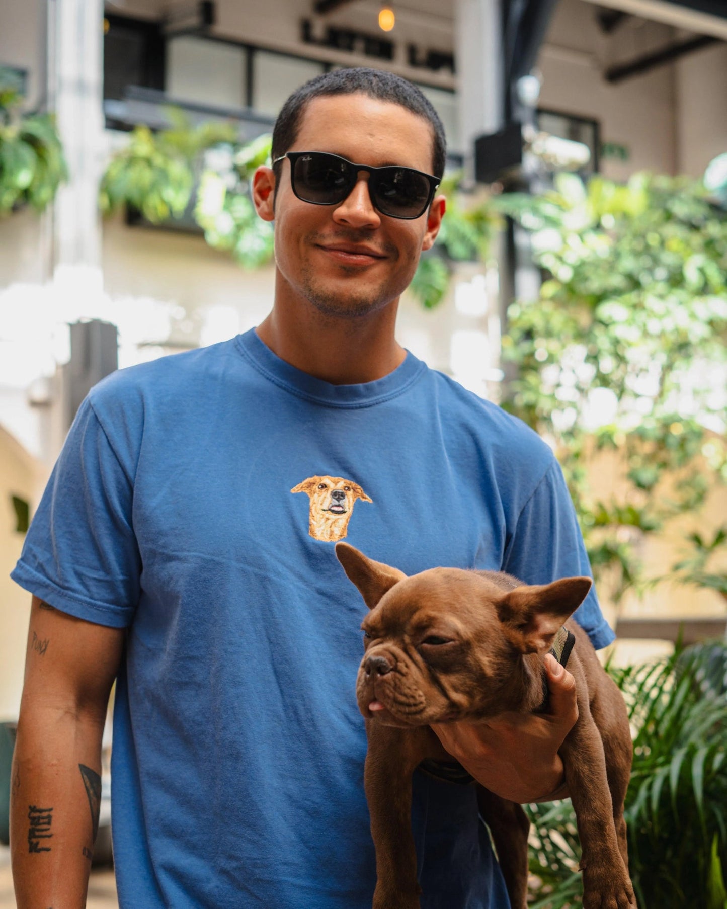 Camiseta personalizada con mascota en realismo