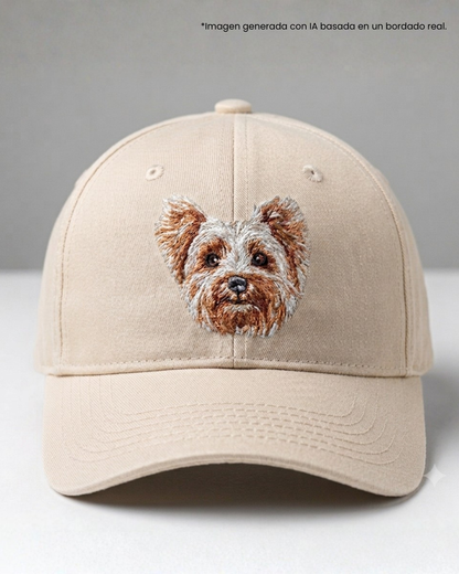 Gorra bordada con yorkie