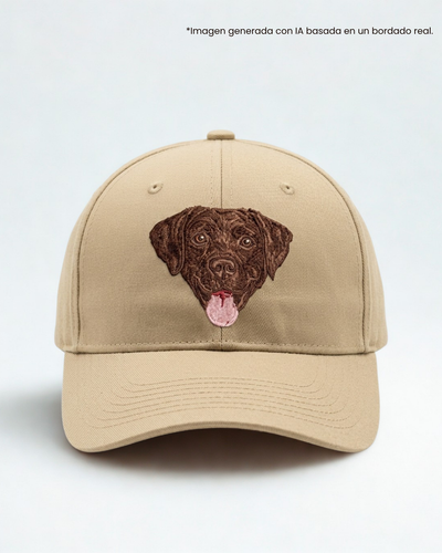Gorra bordada con labrador chocolate