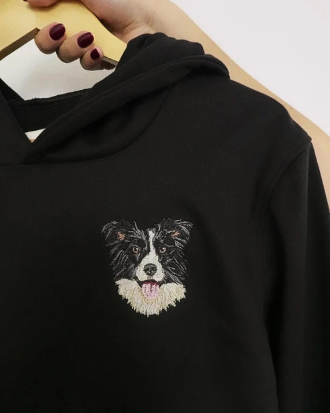 Hoodie bordado con border collie negro