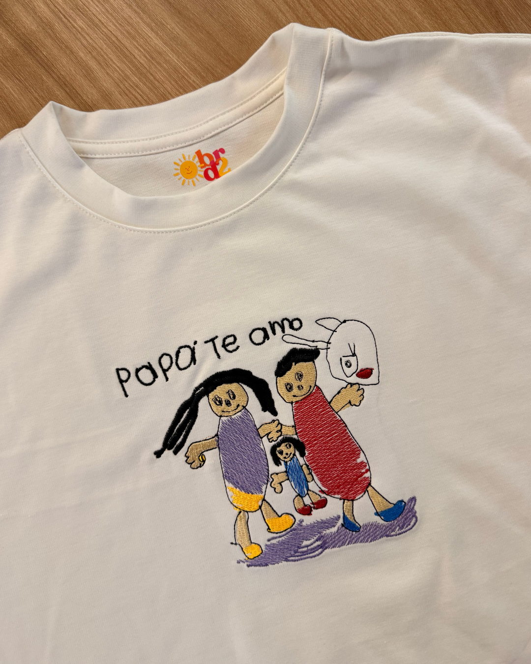 Camiseta bordada con dibujo