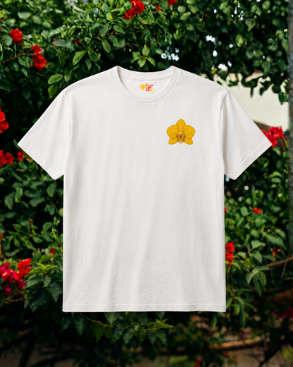 Camiseta bordada con orquídea amarilla