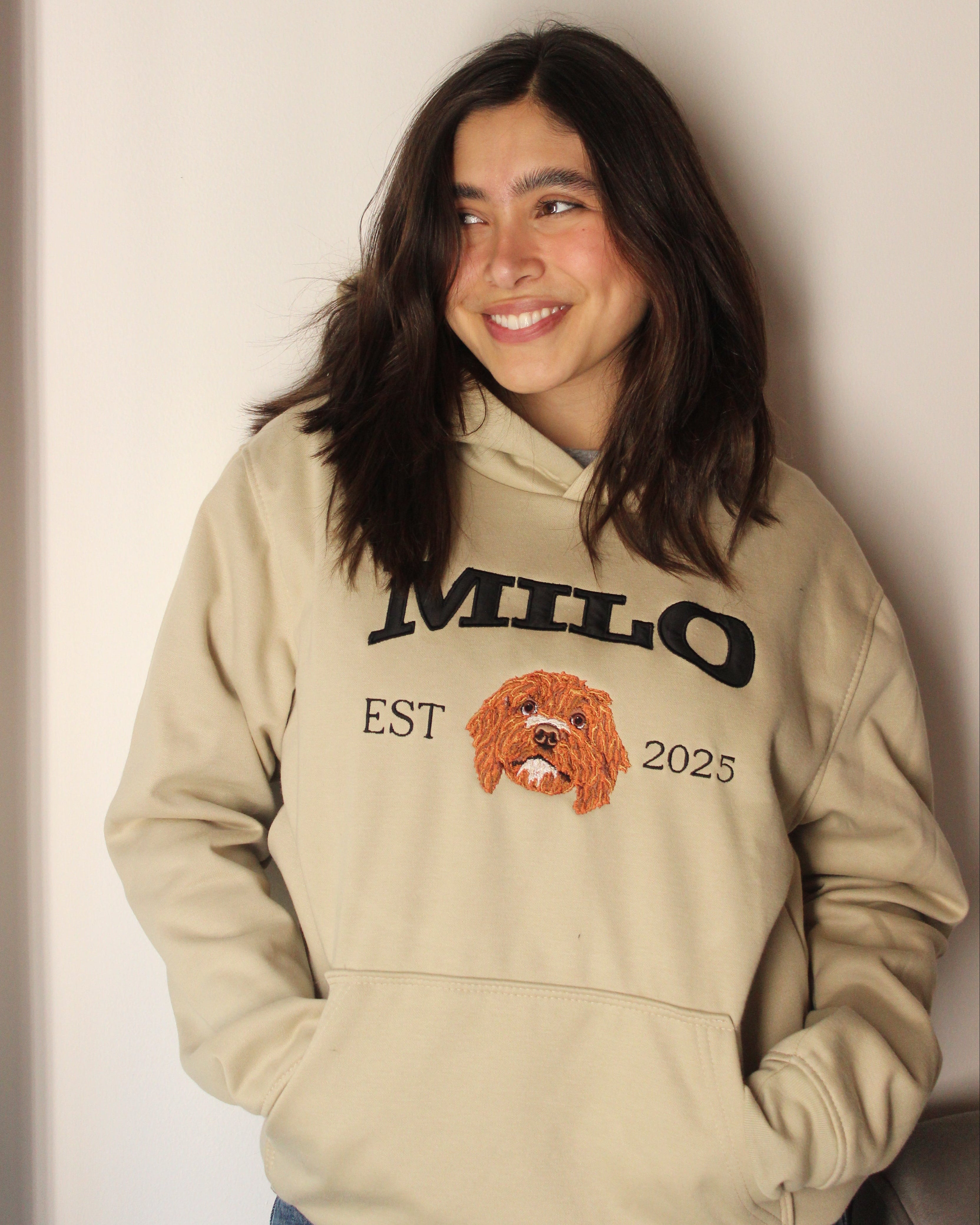 Hoodie personalizado con mascotas estilo preppy