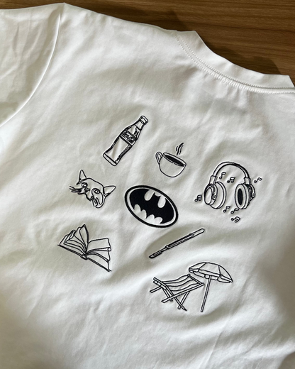 Camiseta bordada con tus cosas favoritas