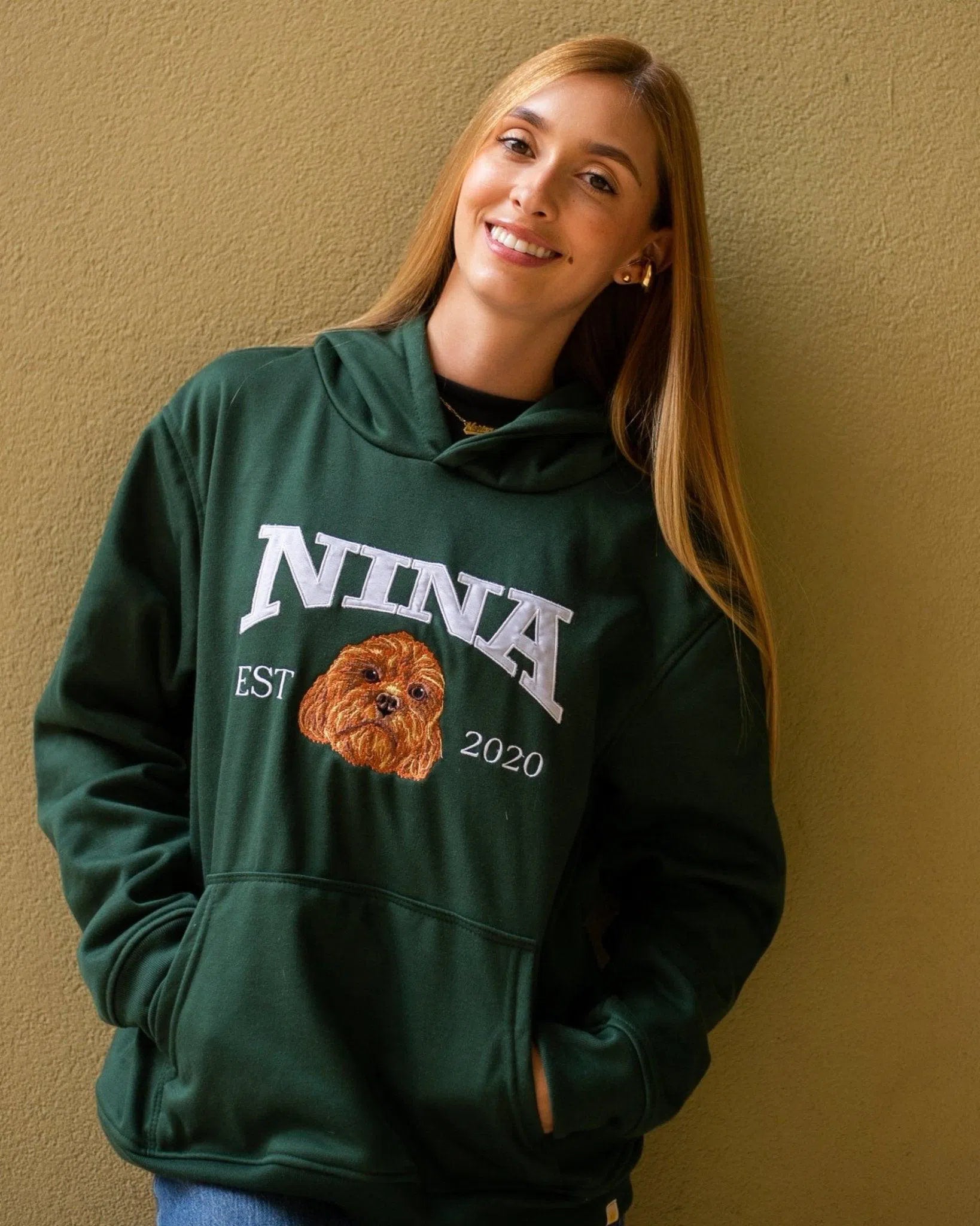 Hoodie personalizado con mascotas estilo preppy